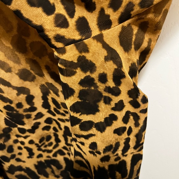 Lane Bryant Cheetah Print Sheer Long sleeved Button Up Top Sz 14/16 - Picture 8 of 11